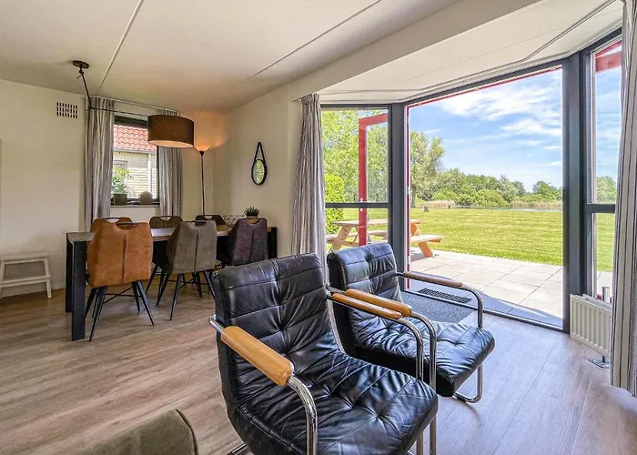 3 Bedroom Amazing In Semesterbostad *