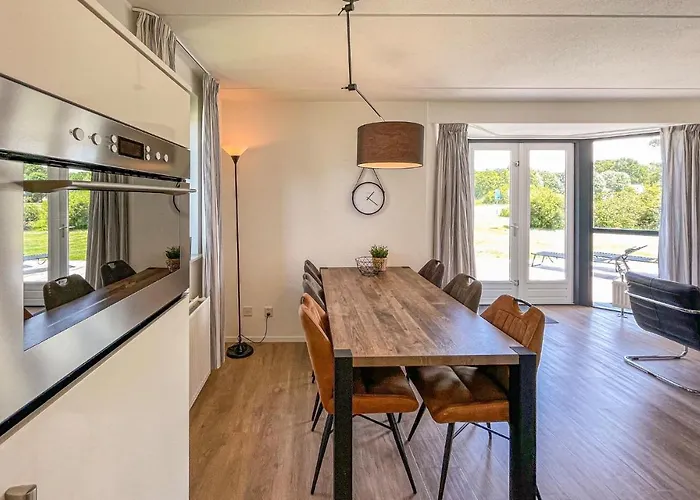 3 Bedroom Amazing In Semesterbostad Ewijk