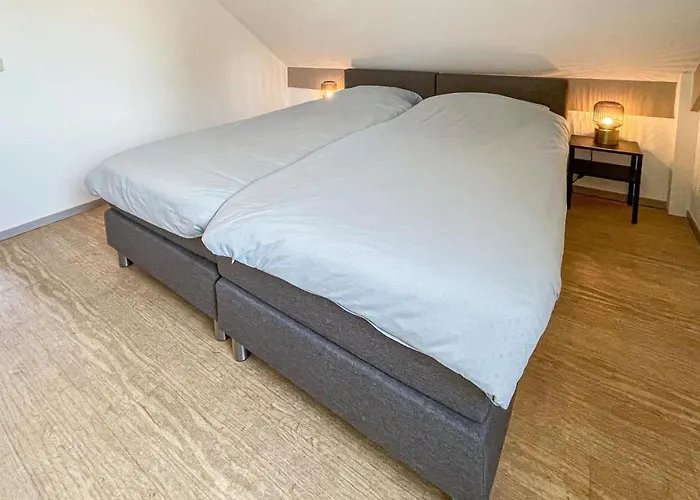 Semesterbostad 3 Bedroom Amazing In Ewijk