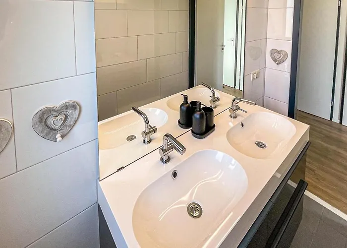 3 Bedroom Amazing In Ewijk